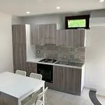 Etna Mangano Tatil Evi *